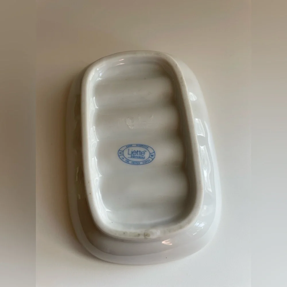 Vintage Floral Liette Soap Dish and Toothbrush Set